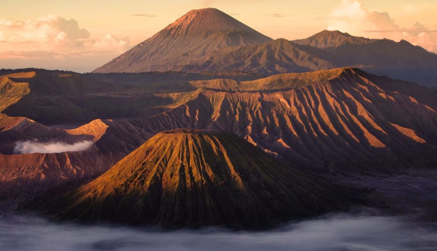 Menjelajahi Keajaiban Gunung Bromo dan Jawa Timur